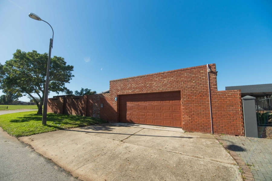 3 Bedroom Property for Sale in Rowallan Park Eastern Cape